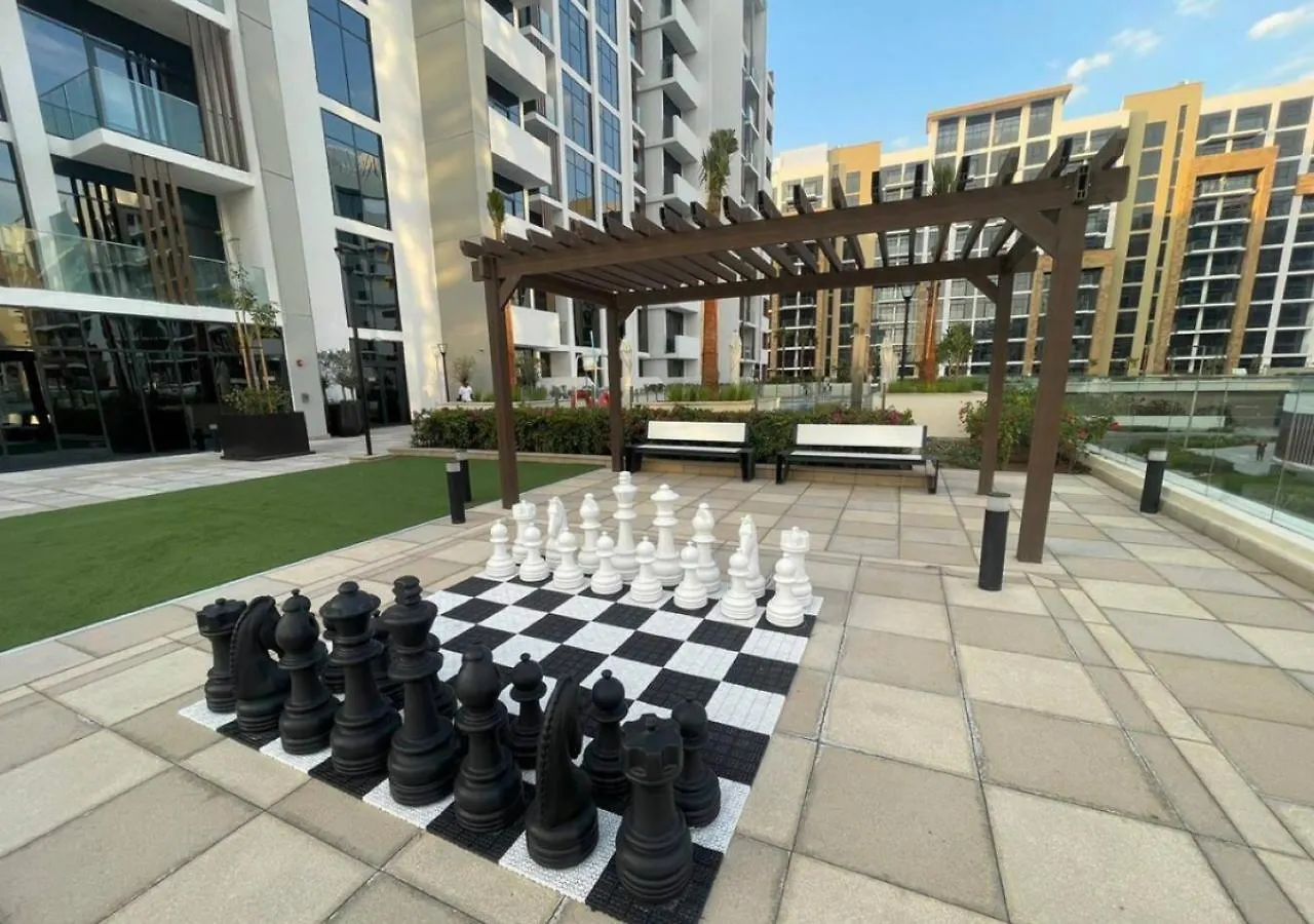 Skyview Studio Apartment Dubai