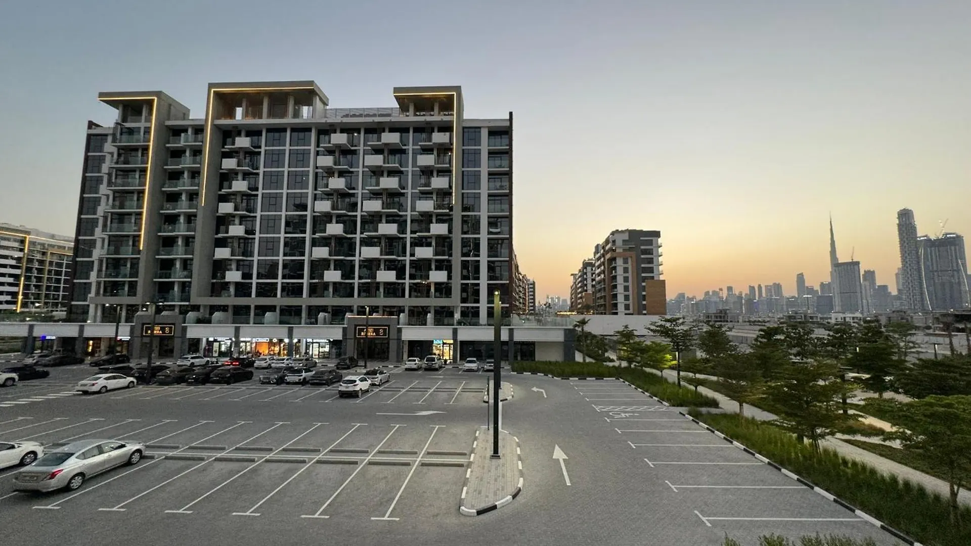 Skyview Studio Apartment Dubai
