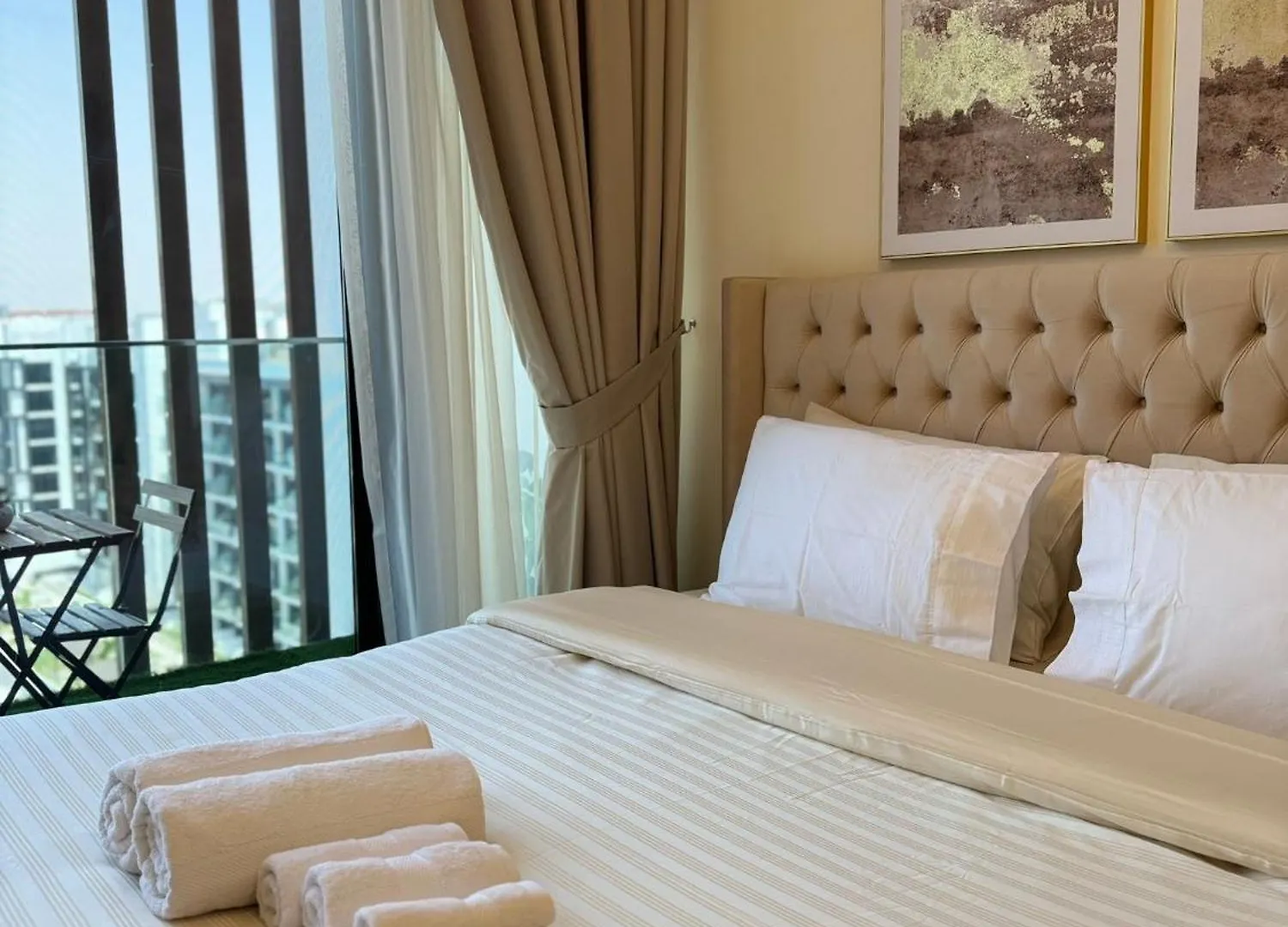 Skyview Studio Apartment Dubai