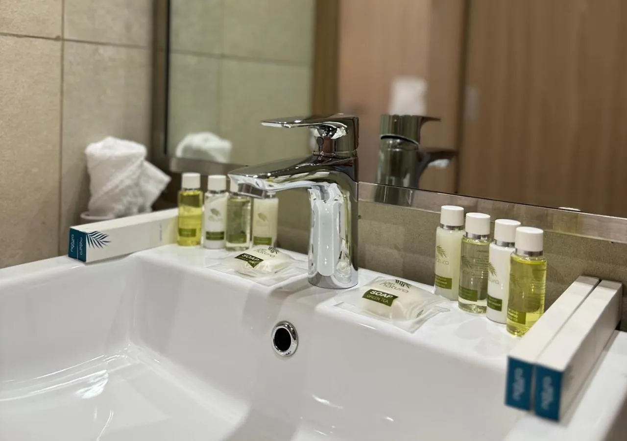 Skyview Studio Apartment Dubaj